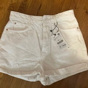 ZARA MOM SHORT - Brand new with tags.